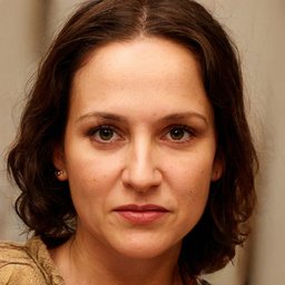 Ceren Özer